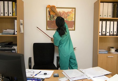 EL MANEJO DE PRODUCTOS DE LIMPIEZA