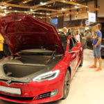 Los coches eléctricos Tesla, la fiebre del maletero